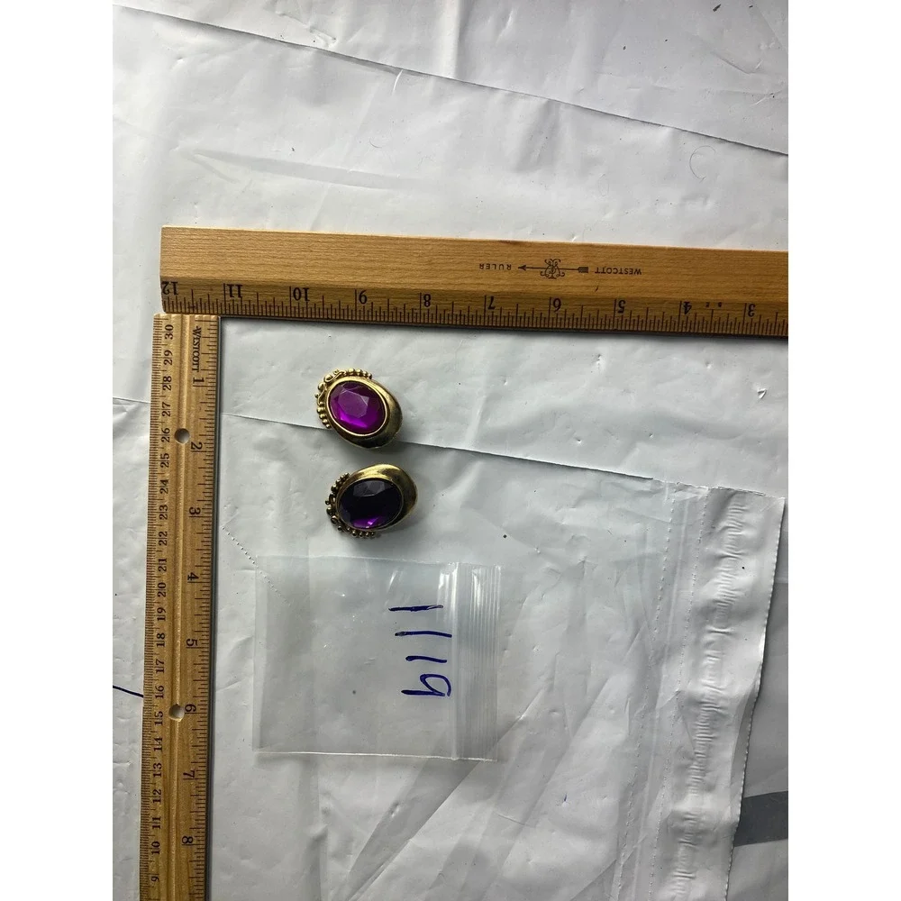 Vintage‎ Oval Gemstone Clip On Earrings Purple Amethyst Gold Tone